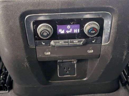 Certified 2023 Chevrolet Suburban Premier image 27