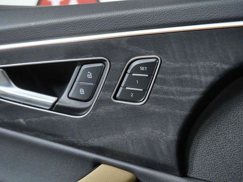 Used 2025 Audi Q7 2.0T Premium Plus AWD/4WD image 30