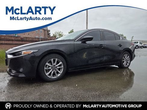 Used 2021 MAZDA MAZDA3 s FWD image 1