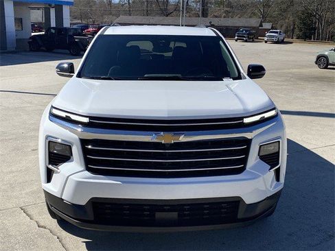 Certified 2025 Chevrolet Traverse LT image 7