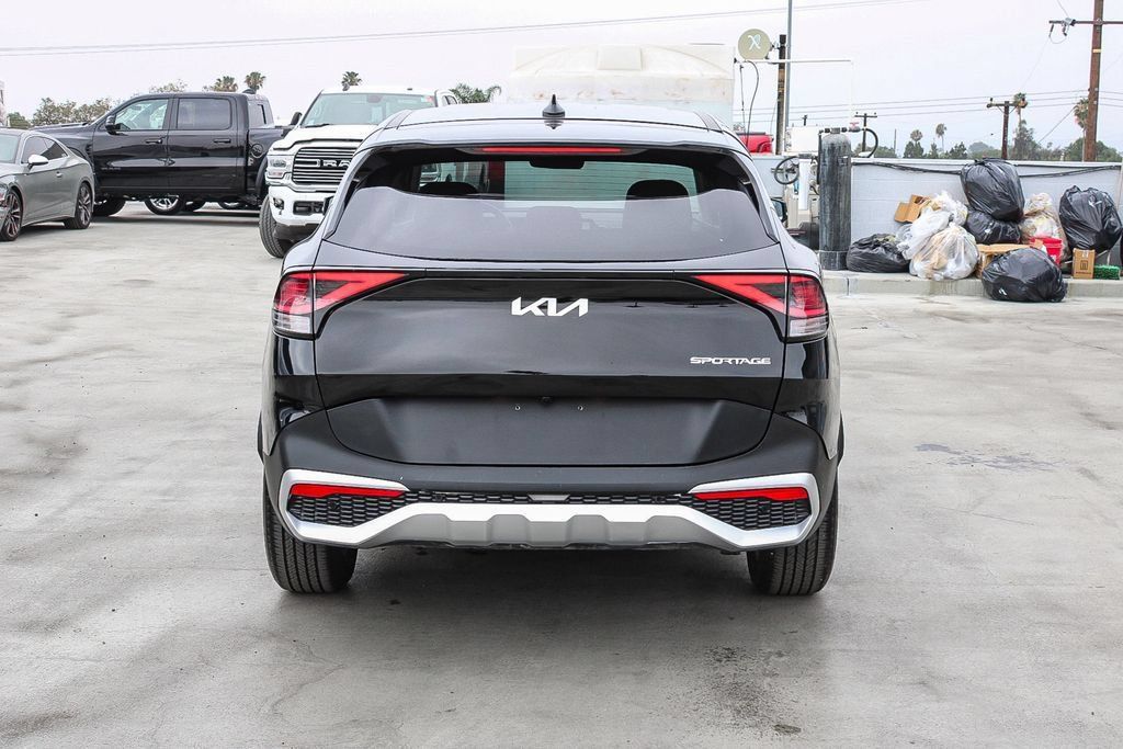Used 2025 Kia Sportage EX FWD image 8