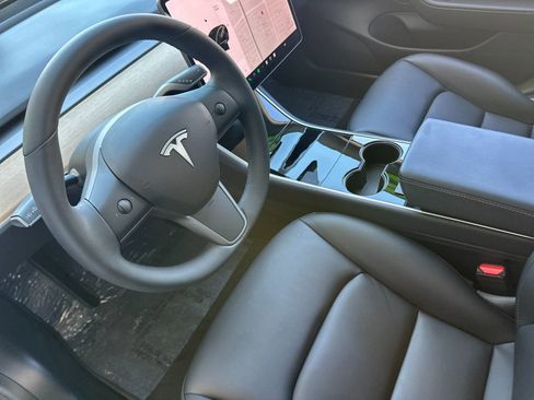 Used 2020 Tesla Model 3 Long Range AWD/4WD image 9