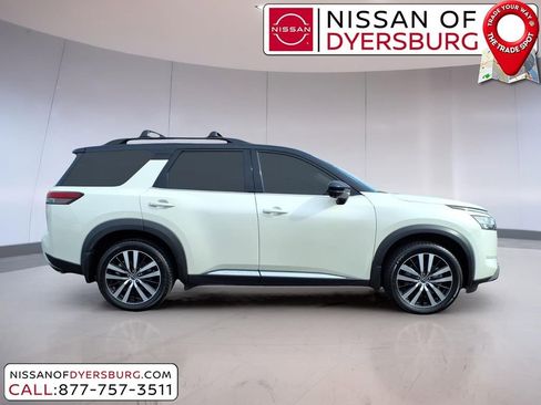 Used 2023 Nissan Pathfinder Platinum w/ Cargo Package AWD/4WD image 2