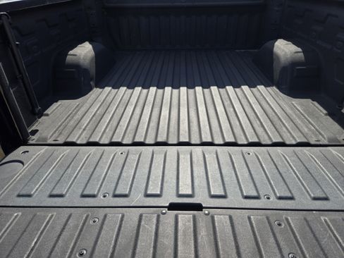Used 2025 Chevrolet Silverado 1500 Custom RWD image 26