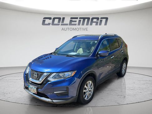 Used 2018 Nissan Rogue SV image 1