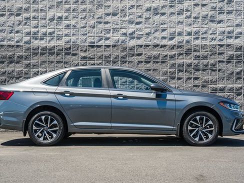 Used 2025 Volkswagen Jetta S FWD image 4