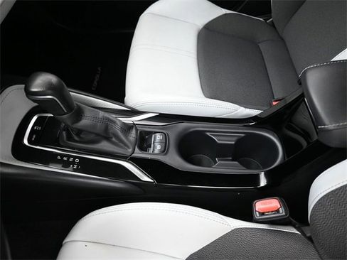 Used 2021 Toyota Corolla XSE image 20