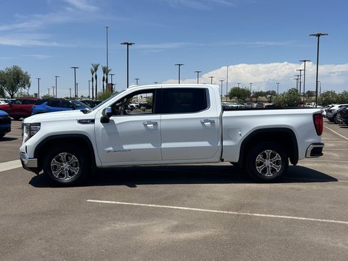 Certified 2025 GMC Sierra 1500 SLT RWD image 2
