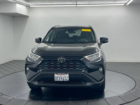 Used 2020 Toyota RAV4 XLE w/ All Weather Liner Package FWD image 4