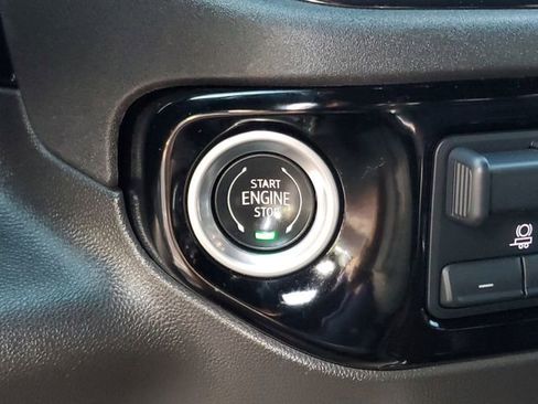 Used 2022 Chevrolet Silverado 1500 ZR2 w/ Technology Package image 25