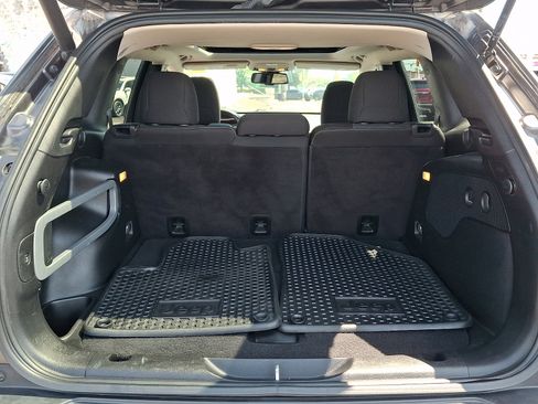 Used 2016 Jeep Cherokee Latitude w/ Comfort/Convenience Group AWD/4WD image 29