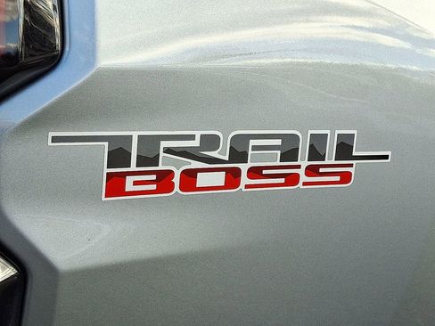 Certified 2023 Chevrolet Colorado Trail Boss w/ Technology Package image 31