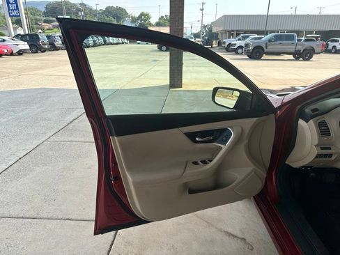 Used 2017 Nissan Altima 2.5 SV FWD image 11