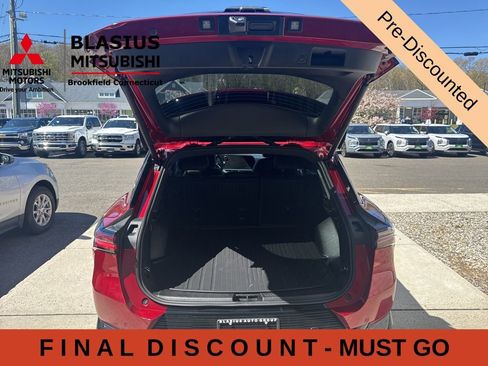 Used 2025 Chevrolet Equinox EV LT w/ Convenience Package FWD image 8
