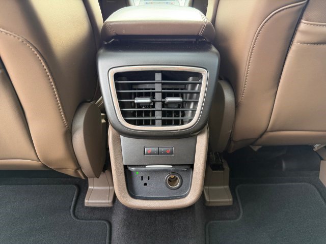 Used 2016 Lincoln MKX Reserve w/ Climate Package FWD image 19