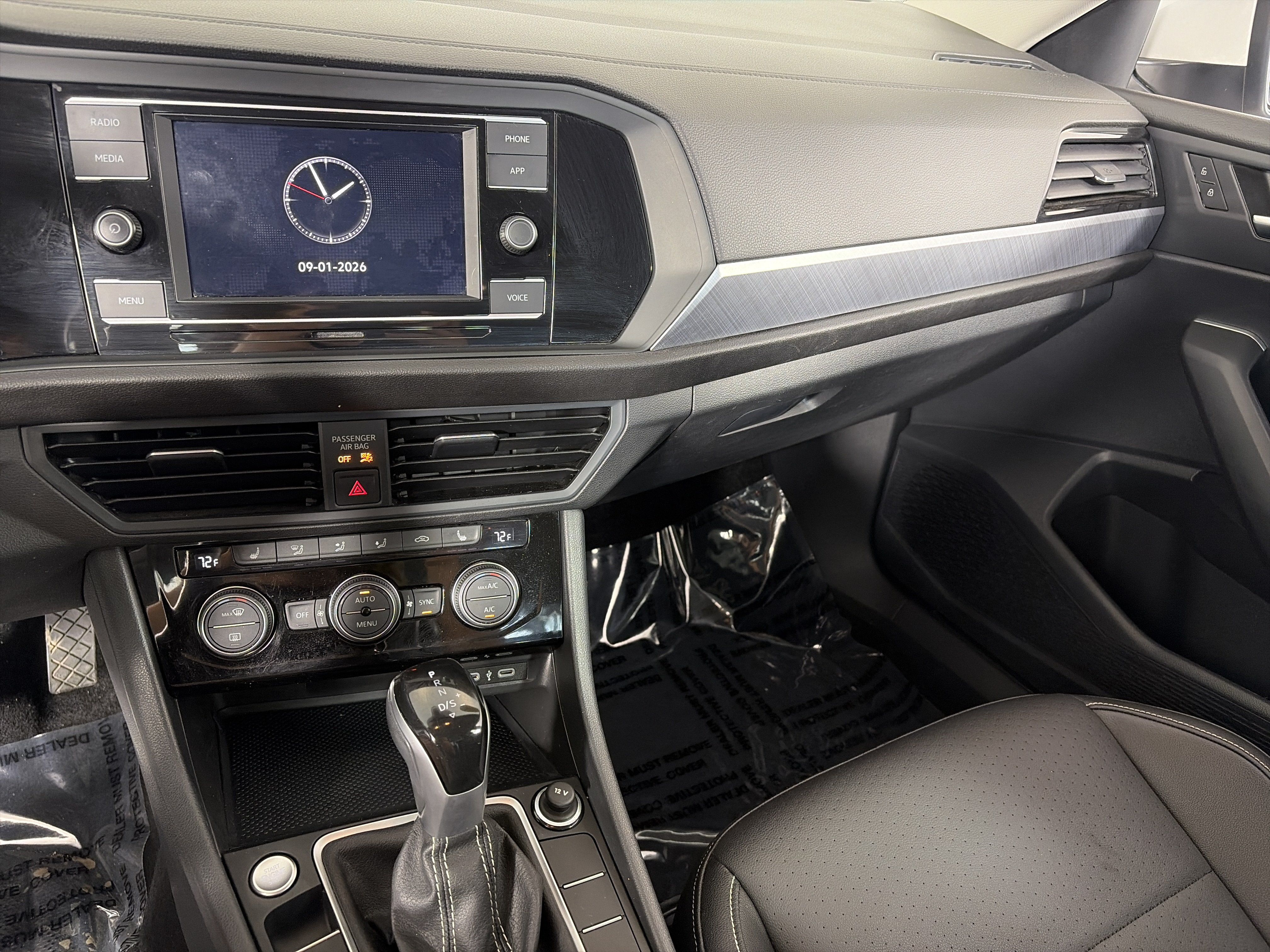 Used 2023 Volkswagen Jetta SE FWD image 4