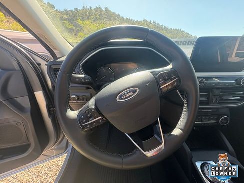 Used 2021 Ford Escape SEL w/ Class II Trailer Tow Package image 2