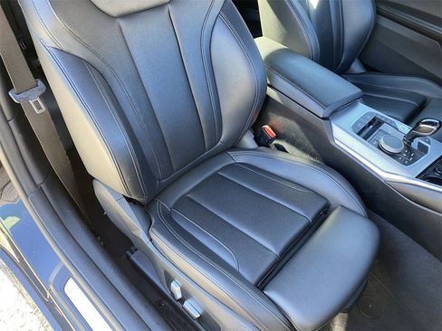 Used 2022 BMW 430i xDrive Convertible w/ Convenience Package image 10