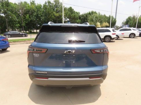 Used 2025 Chevrolet Equinox LT w/ Convenience Package II FWD image 11