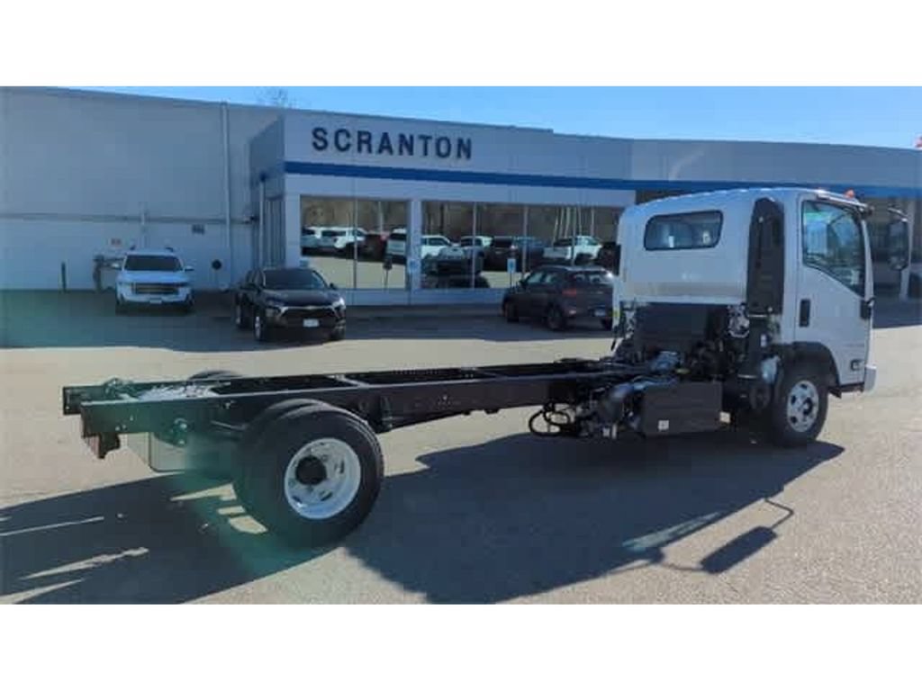 Used 2024 Chevrolet Low Cab Forward 4500 XD RWD image 8