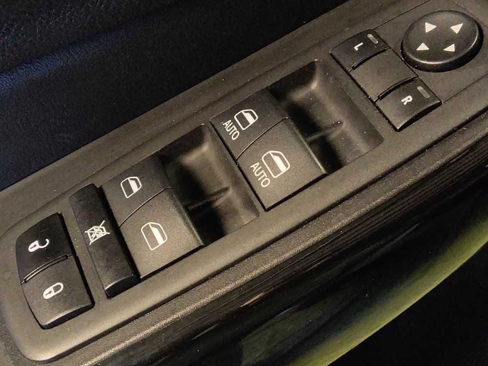 Used 2023 Jeep Cherokee Altitude Lux AWD/4WD image 27