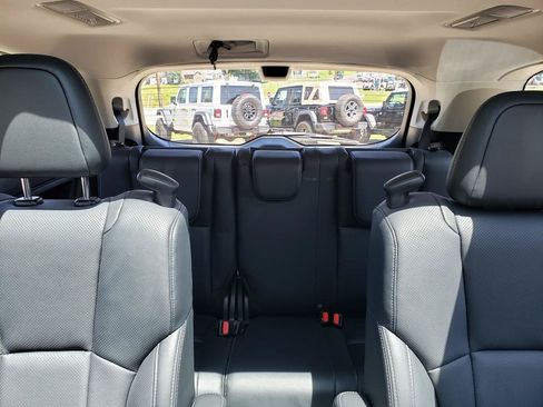 Used 2022 Subaru Ascent Touring AWD/4WD image 17