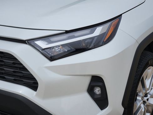 Used 2025 Toyota RAV4 XLE Premium FWD image 11