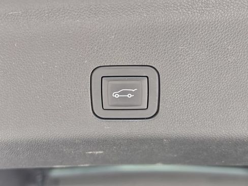 Used 2025 Chevrolet Tahoe LT AWD/4WD image 13