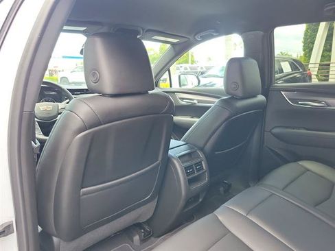 Certified 2022 Cadillac XT5 Luxury FWD image 10