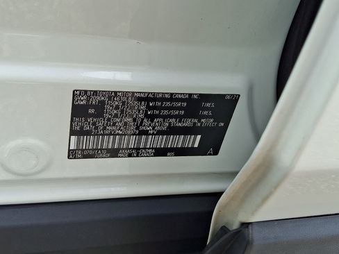 Used 2021 Toyota RAV4 XLE Premium AWD/4WD image 26