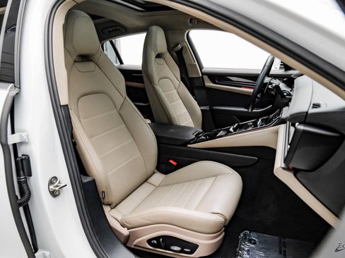 Used 2025 Porsche Panamera w/ Premium Package image 45
