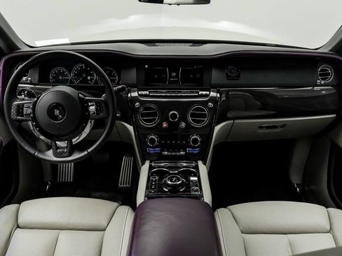 Used 2022 Rolls-Royce Cullinan Black Badge AWD/4WD image 17