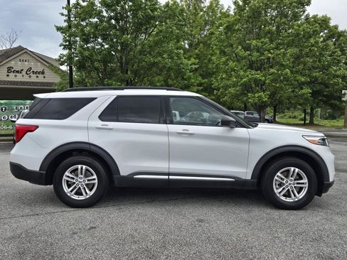 Used 2020 Ford Explorer XLT AWD/4WD image 6
