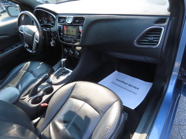 Used 2011 Chrysler 200 Limited FWD image 39