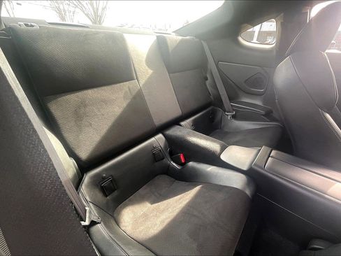 Used 2023 Toyota GR86 Premium w/ ALL Weather Mat Package (TMS) image 31