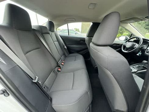 Used 2025 Toyota Corolla LE FWD image 21