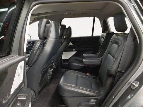 Used 2025 Lincoln Aviator Reserve w/ Equipment Group 201A image 13