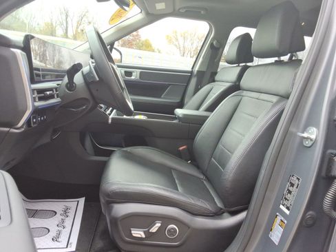 Used 2025 Hyundai Santa Fe Limited image 28