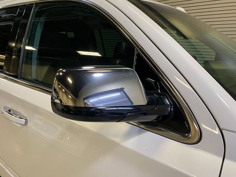 Used 2017 Chevrolet Suburban Premier image 5