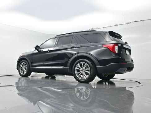 Used 2022 Ford Explorer XLT w/ Equipment Group 202A RWD image 22