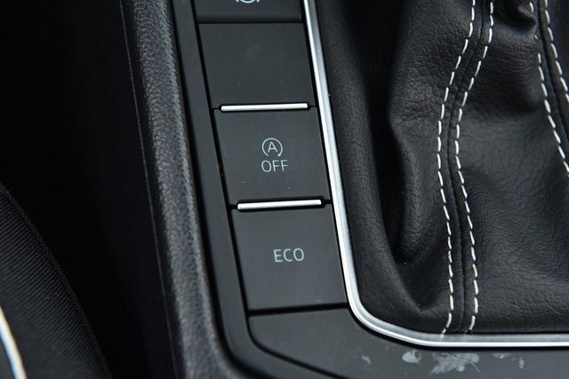 Certified 2025 Volkswagen Jetta Sport FWD image 17
