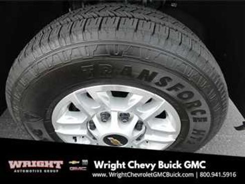 Used 2024 Chevrolet Silverado 2500 LT image 33