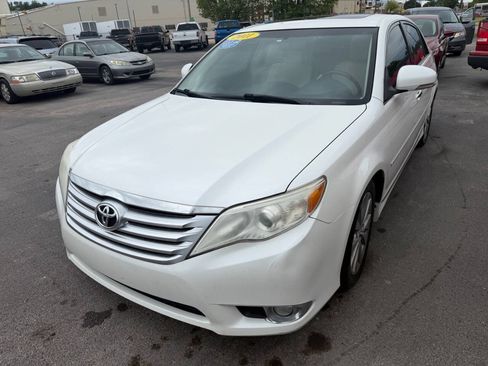 Used 2011 Toyota Avalon Limited FWD image 4