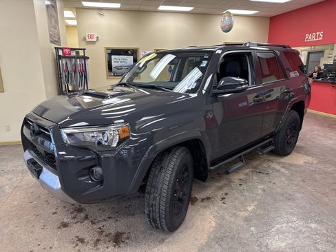 Used 2024 Toyota 4Runner TRD Off-Road Premium w/ Moonroof Package image 3