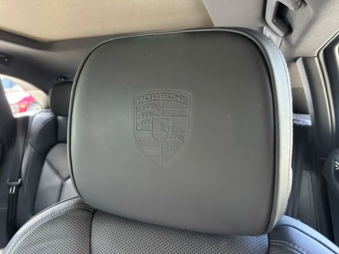 Certified 2023 Porsche Macan AWD/4WD image 22