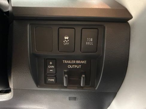 Used 2017 Toyota Tundra SR5 w/ TRD Off Road Package AWD/4WD image 21