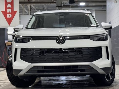 New 2026 Volkswagen Tiguan SE image 31