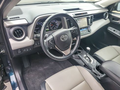 Used 2017 Toyota RAV4 Platinum image 7