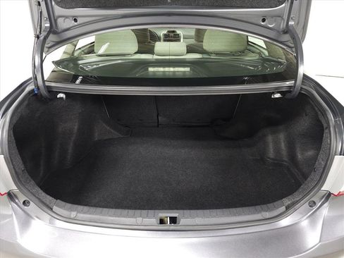 Used 2013 Toyota Corolla LE image 8