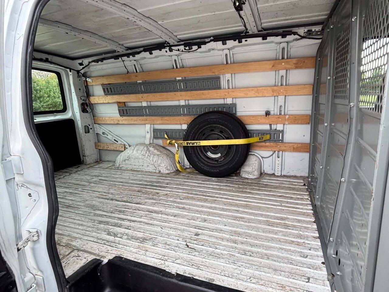 Used 2015 GMC Savana 2500 RWD image 13